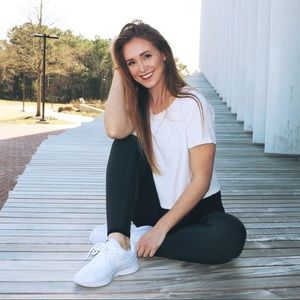 Meet your Posher, Alexia